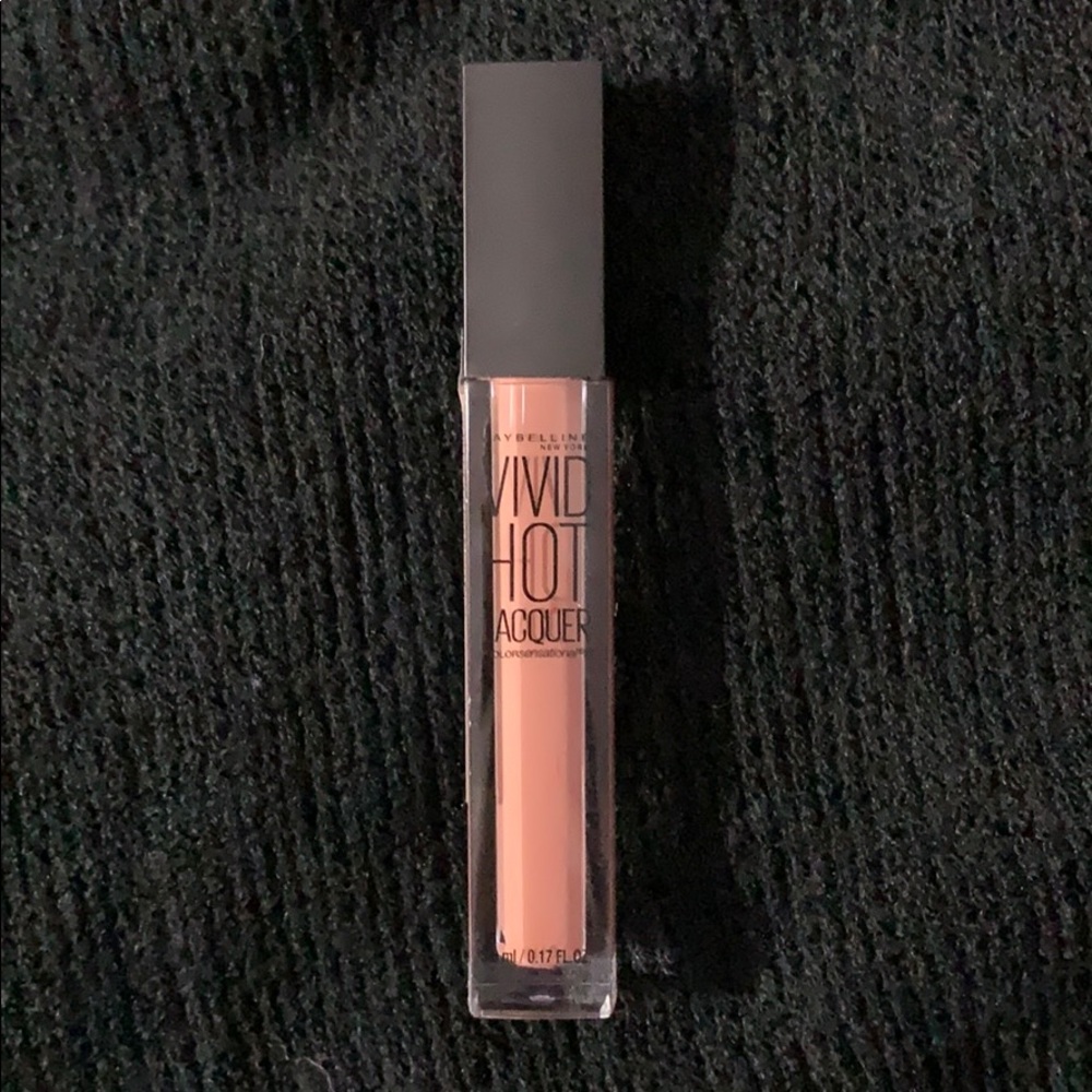 NWT Lip Laquer by Maybelline in color “unreal”